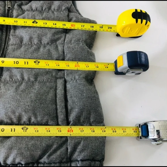 Tweedt Gray Puffer Coat Vest Full Zip front pockets Classic Vest Small Old Navy - Picture 10 of 11